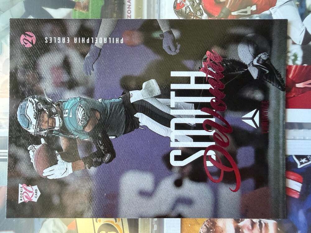 2021 Panini Chronicles Luminance Devonta Smith Rookie Card #211